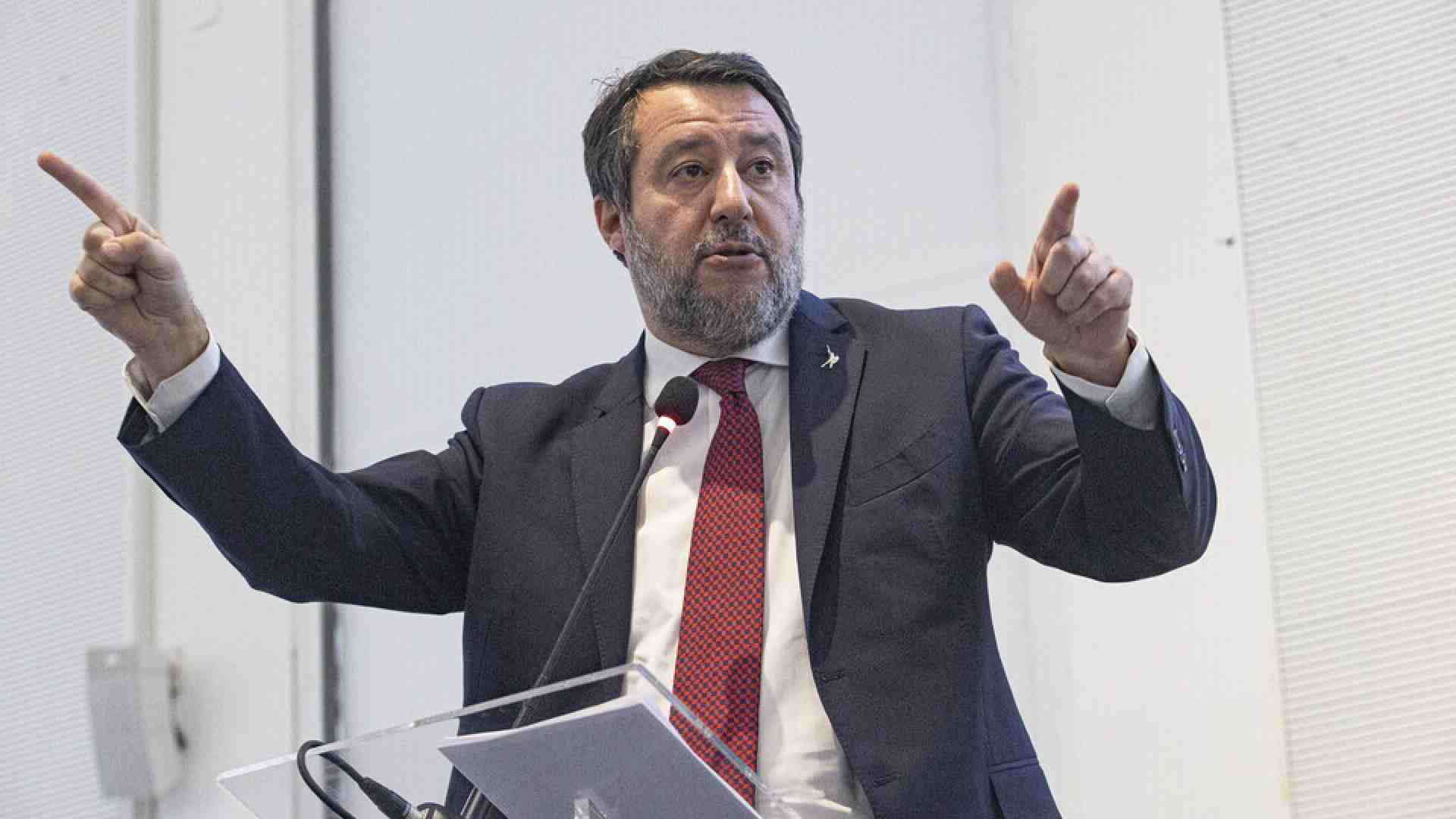 Il fu Mattia Salvini. L’autonomia? “Mi occupo di trasporti”. Zaia si intesta la battaglia e poi c'è Toccalini