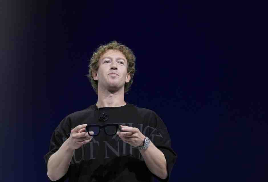 Soldi e inviti. Zuckerberg e Bezos si riaccreditano presso Trump, che detestavano