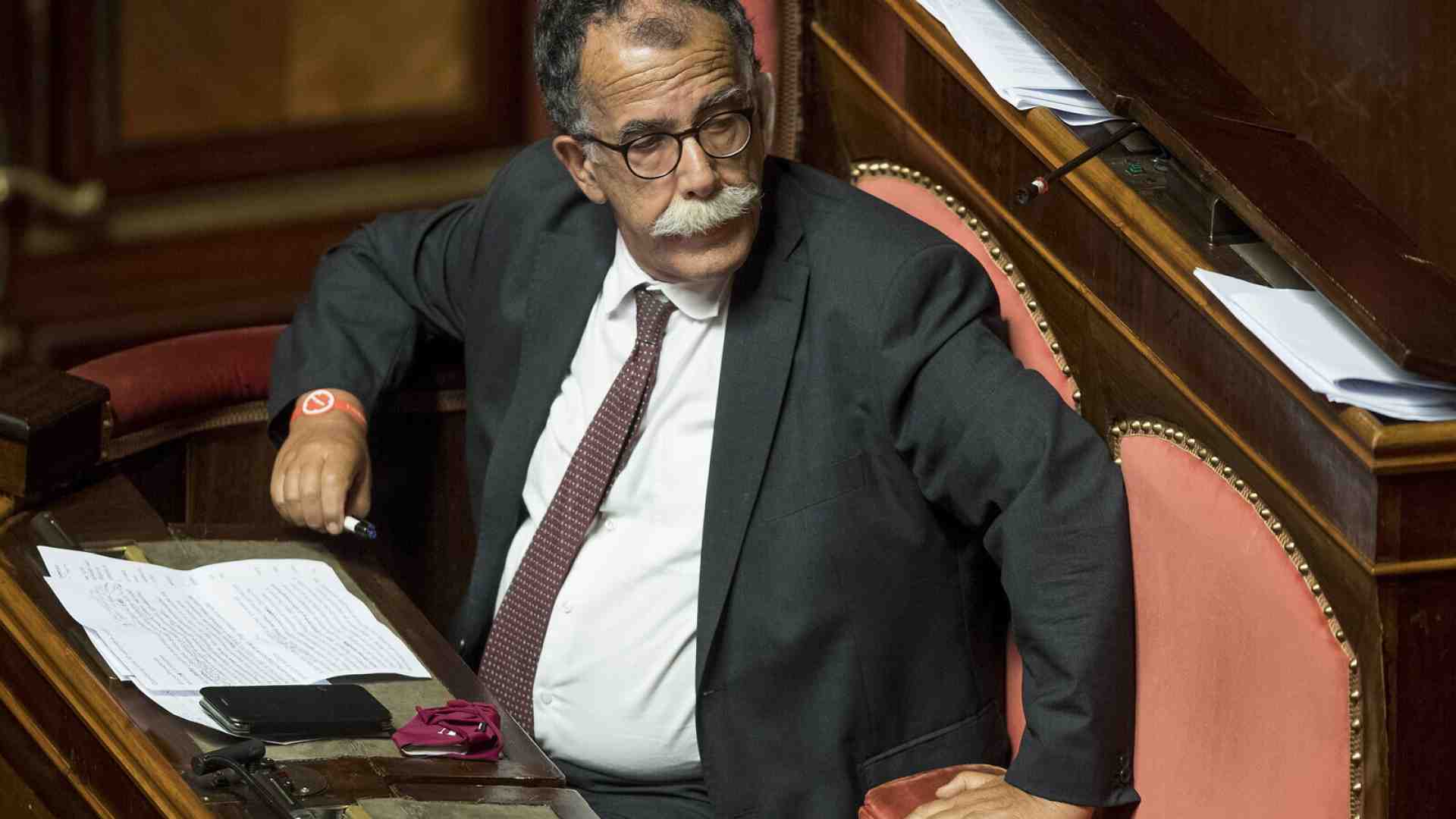 Ruotolo contro Musk. Per salvare la democrazia, il Pd vuole vietare X in Europa