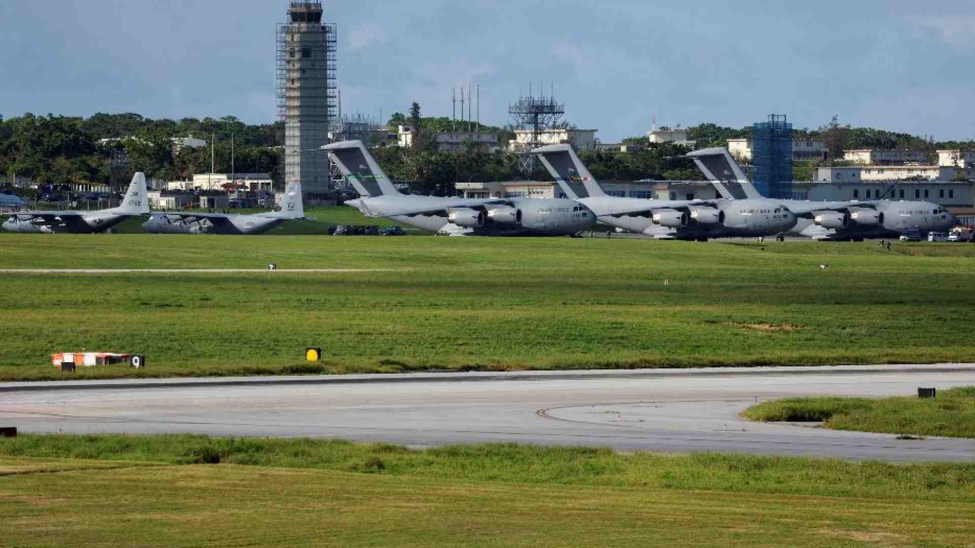 Giappone, i primi Marine lasciano la base di Okinawa