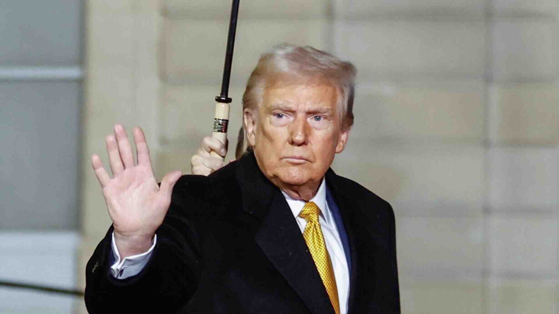 Donald Trump corregge la sua linea. Forse