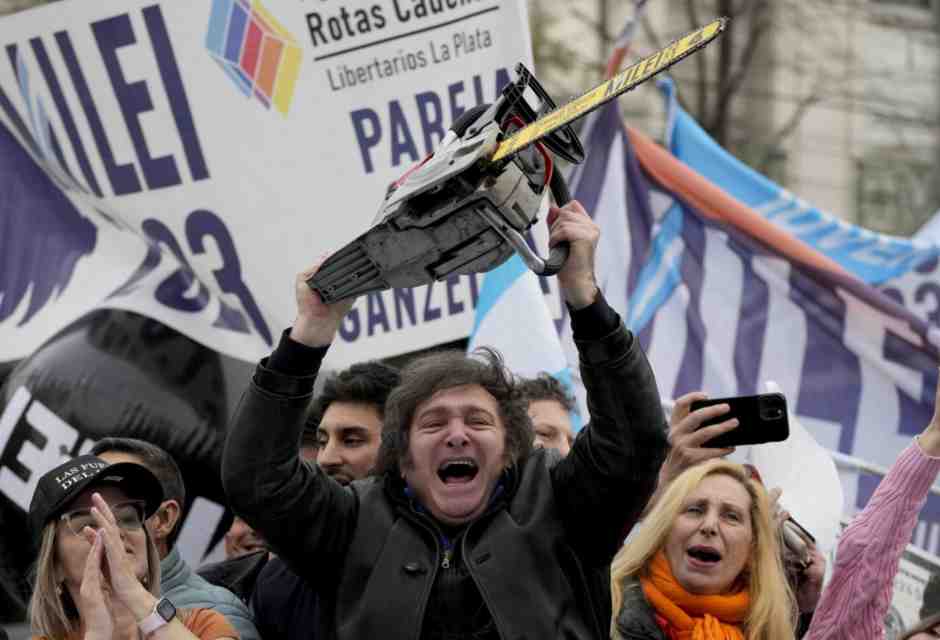 Javier Milei, a year of chainsaw