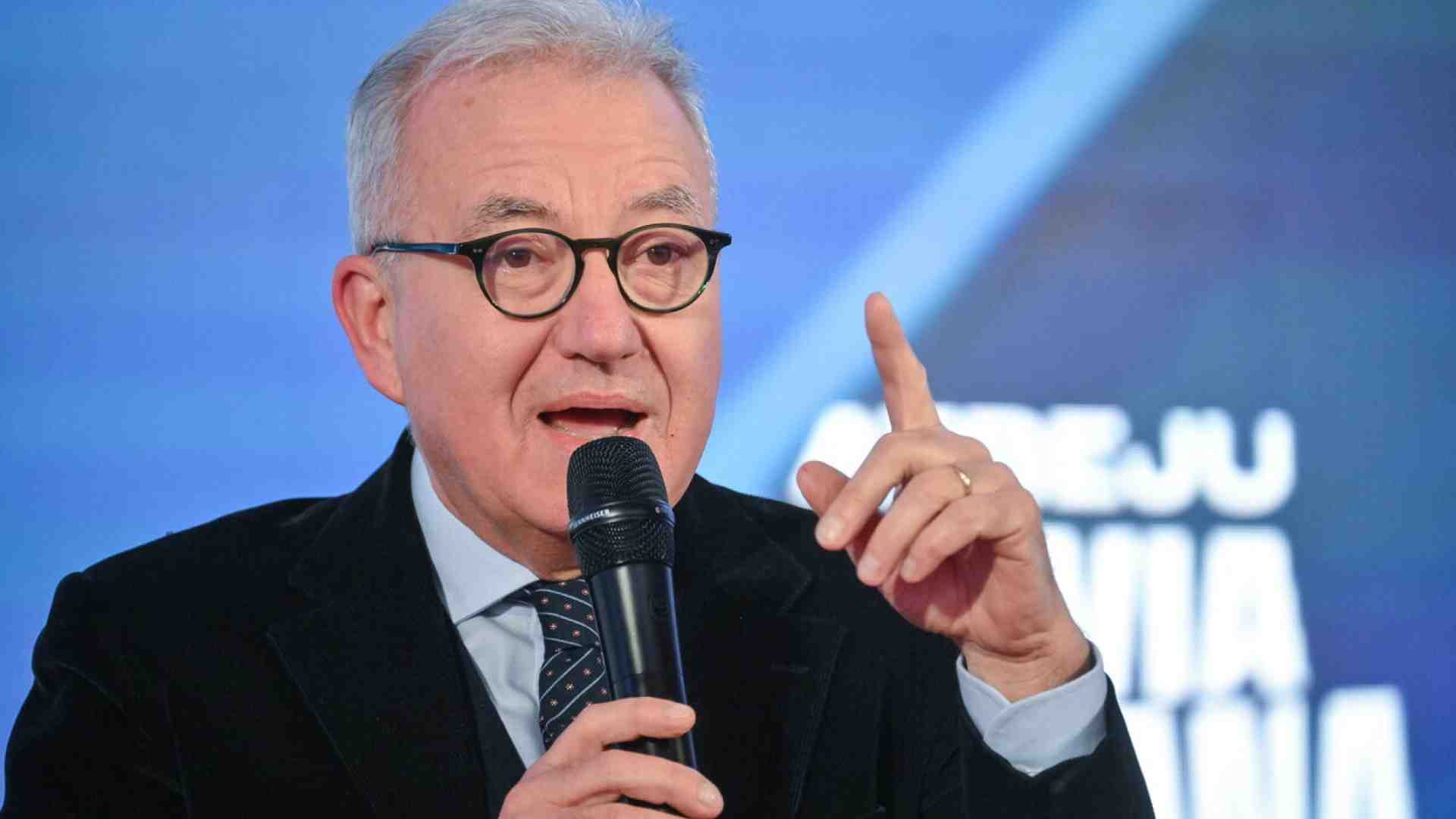 Mantovano: "Nominare i giudici della Corte prima del 20 gennaio? Bellissimo". Crosetto a Meloni: "Renzi può distruggere"