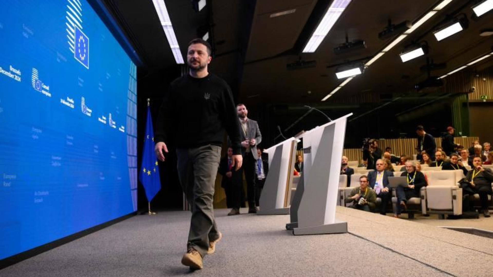 Zelensky: «Putin è un pazzo. L'Ue non basta, ci serve l’aiuto Usa»