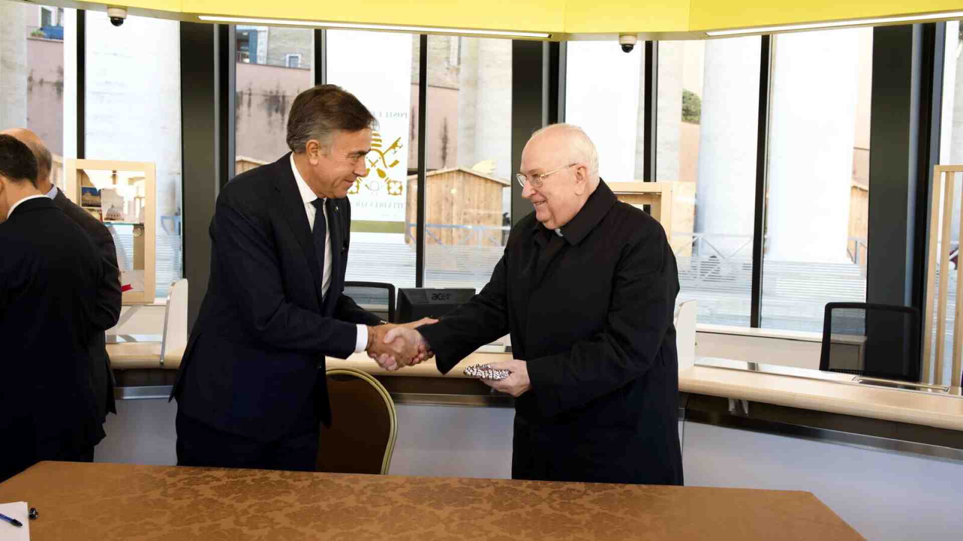 In Vaticano c'è un nuovo ufficio postale mobile