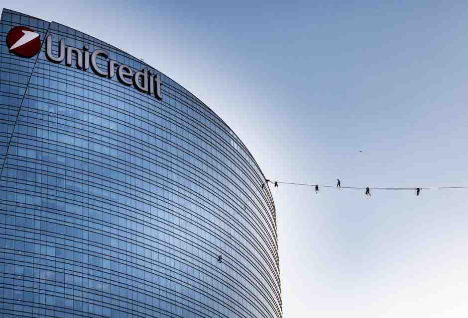 Unicredit prosegue la campagna estera su Commerzbank. Ma tiene aperto il fronte Bpm