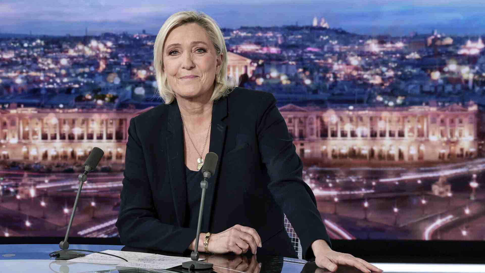 Le Pen è (ancora) euroscettica