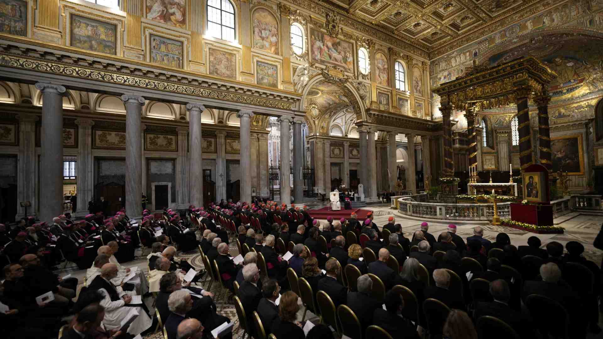 L’uomo che prega Dio, il destino o i suoi simili ammette la sua povertà