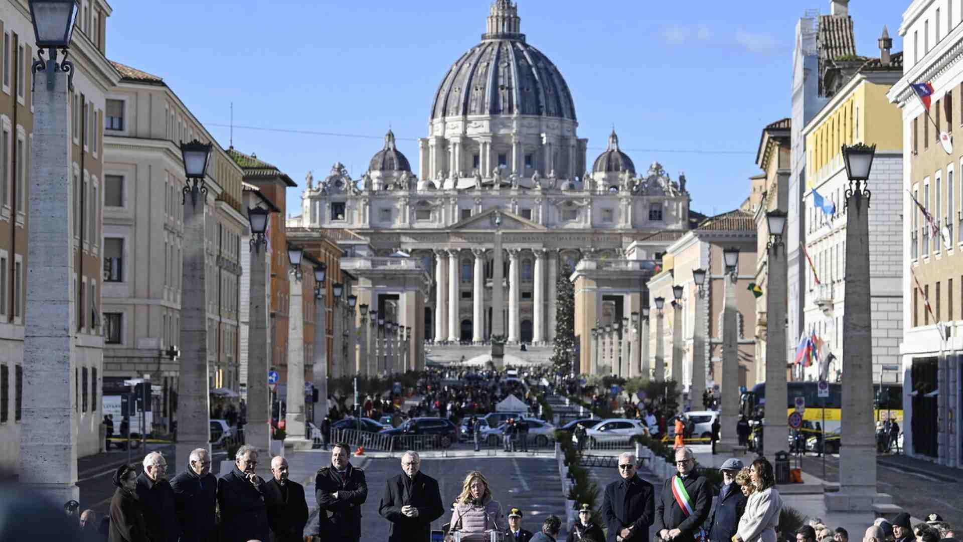 Oggi inizia il Giubileo. Intanto il “miracolo civile” è Piazza Pia
