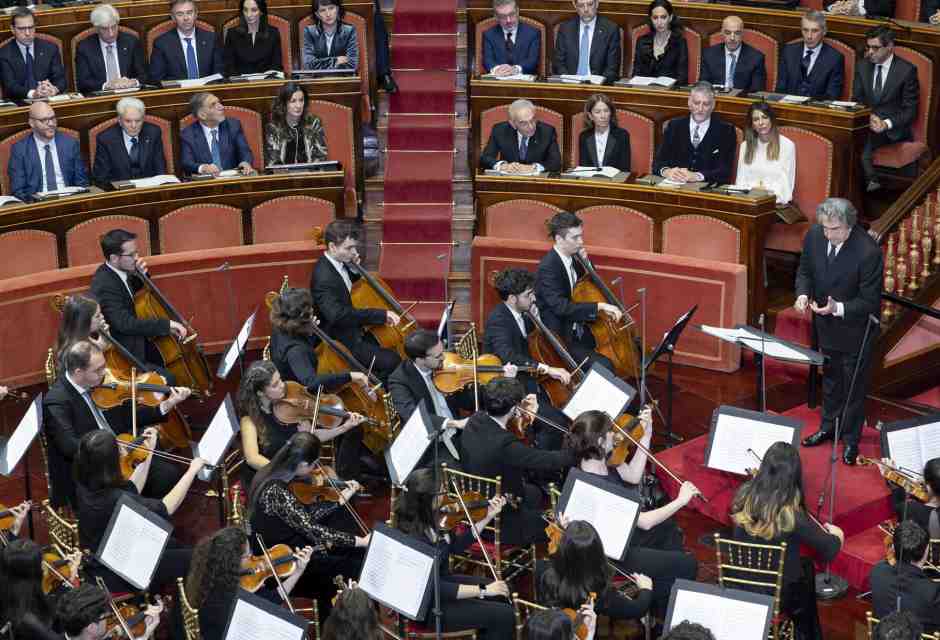 Caro maestro Muti, il problema non sono gli smartphone ma i senatori