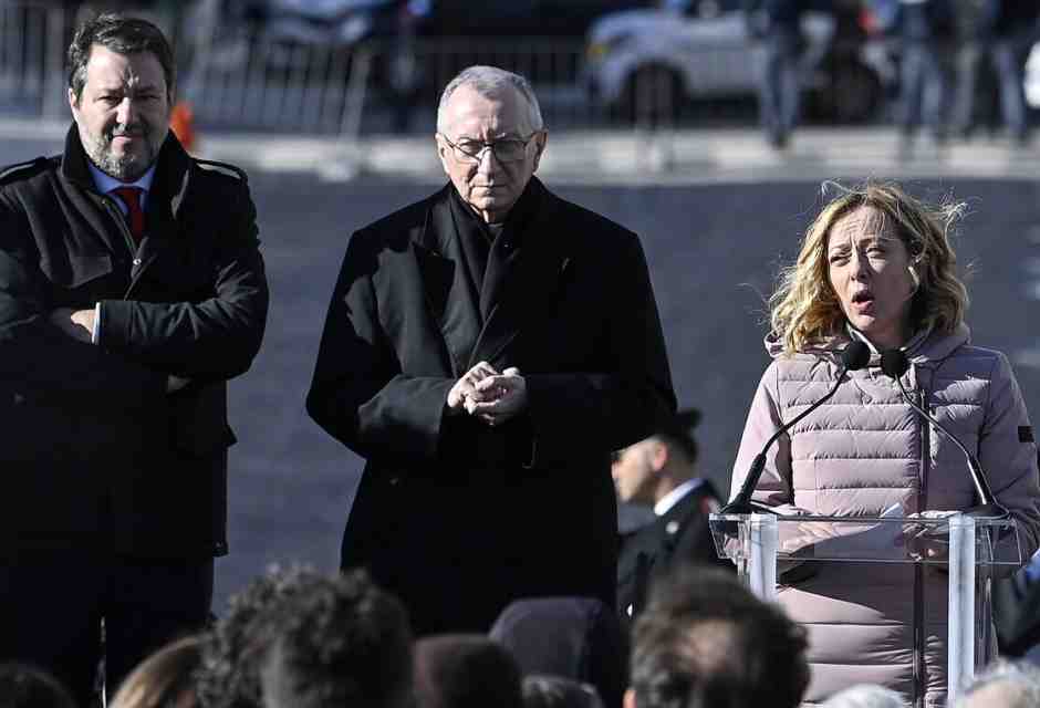 Meloni e Nutella. Rilancia i viaggi in Albania, incassa la rata Pnrr. A Salvini toglie il barattolo Viminale