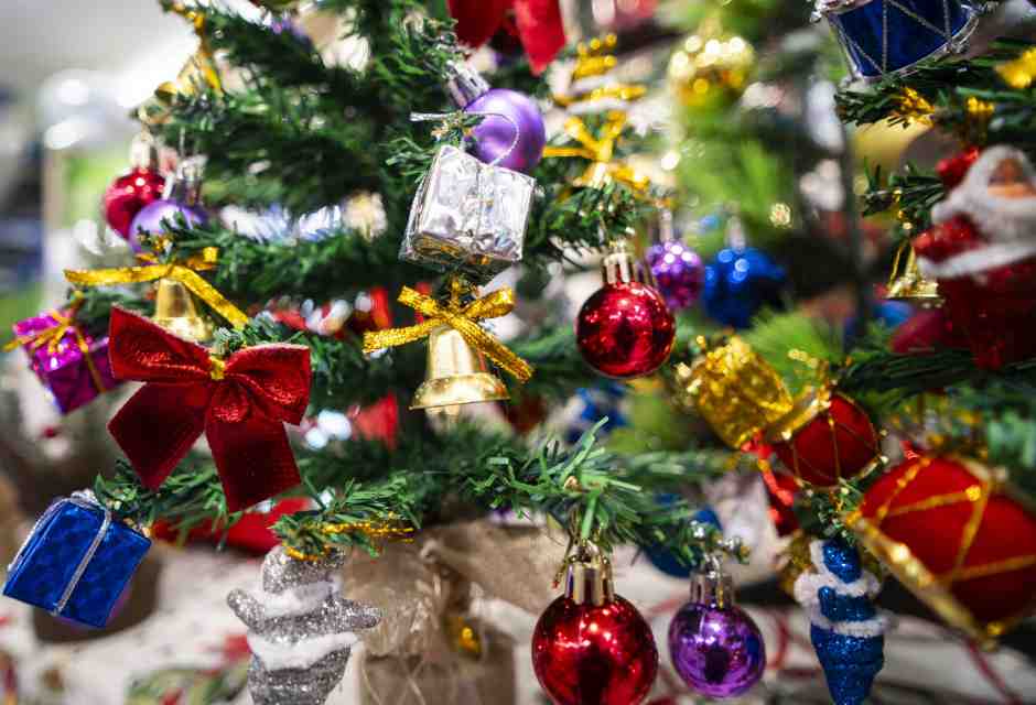 Mappa fogliante di consigli per regali dell'ultimo minuto