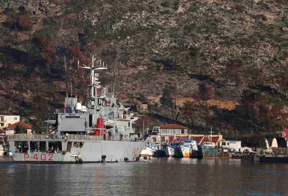 Anticipare il trattato europeo sull’asilo per disinnescare i conflitti con i giudici