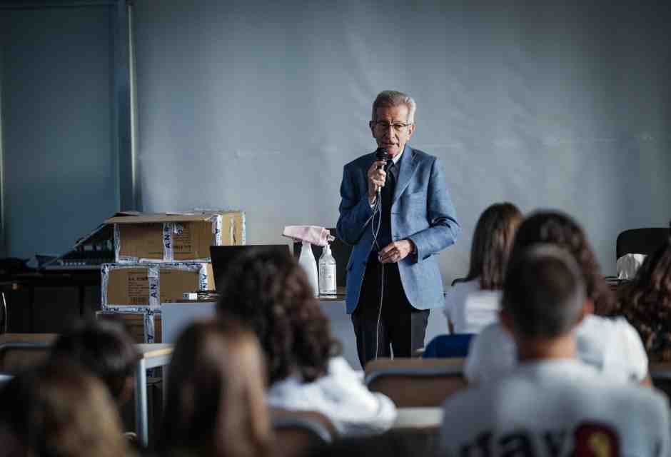 Ascoltare Blair per proteggere gli insegnanti da una nuova epidemia: genitori sindacalisti dei figli