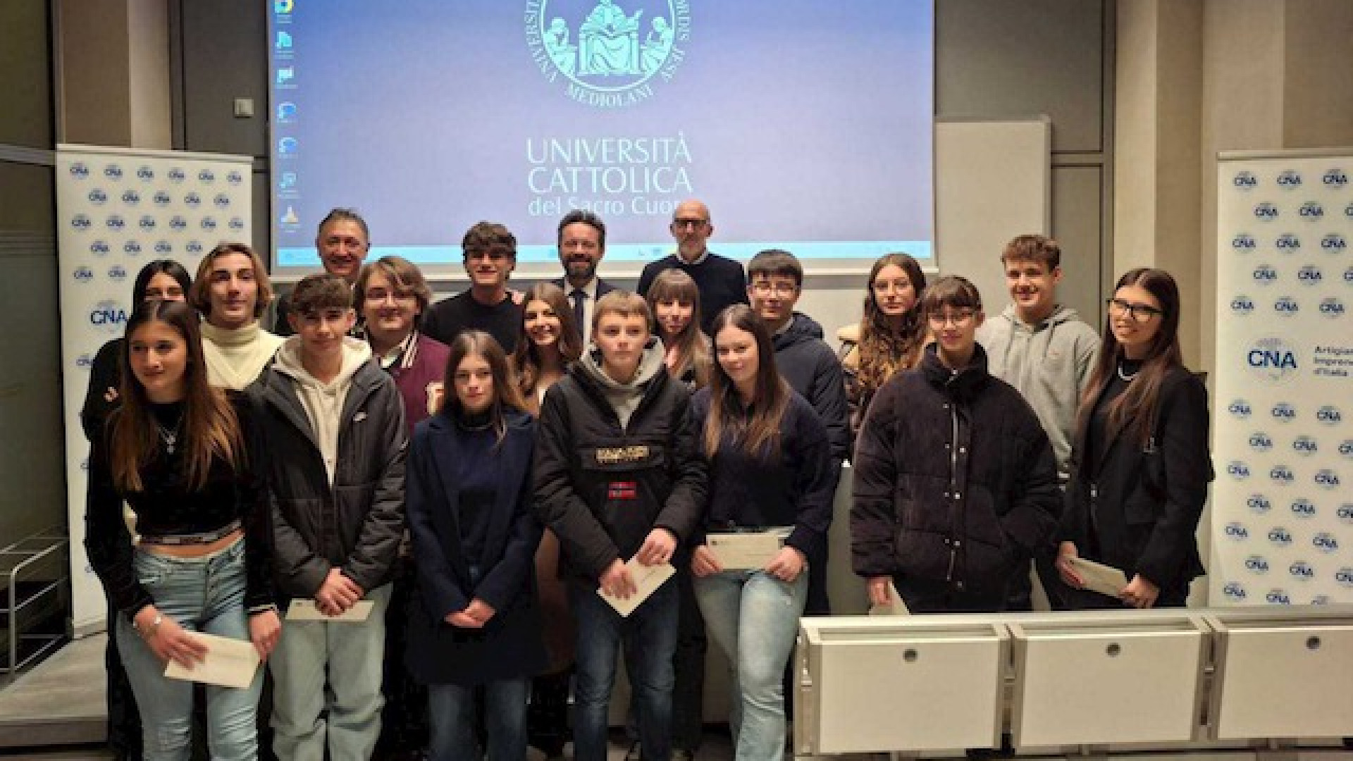 Borse di studio per 17 ragazzi