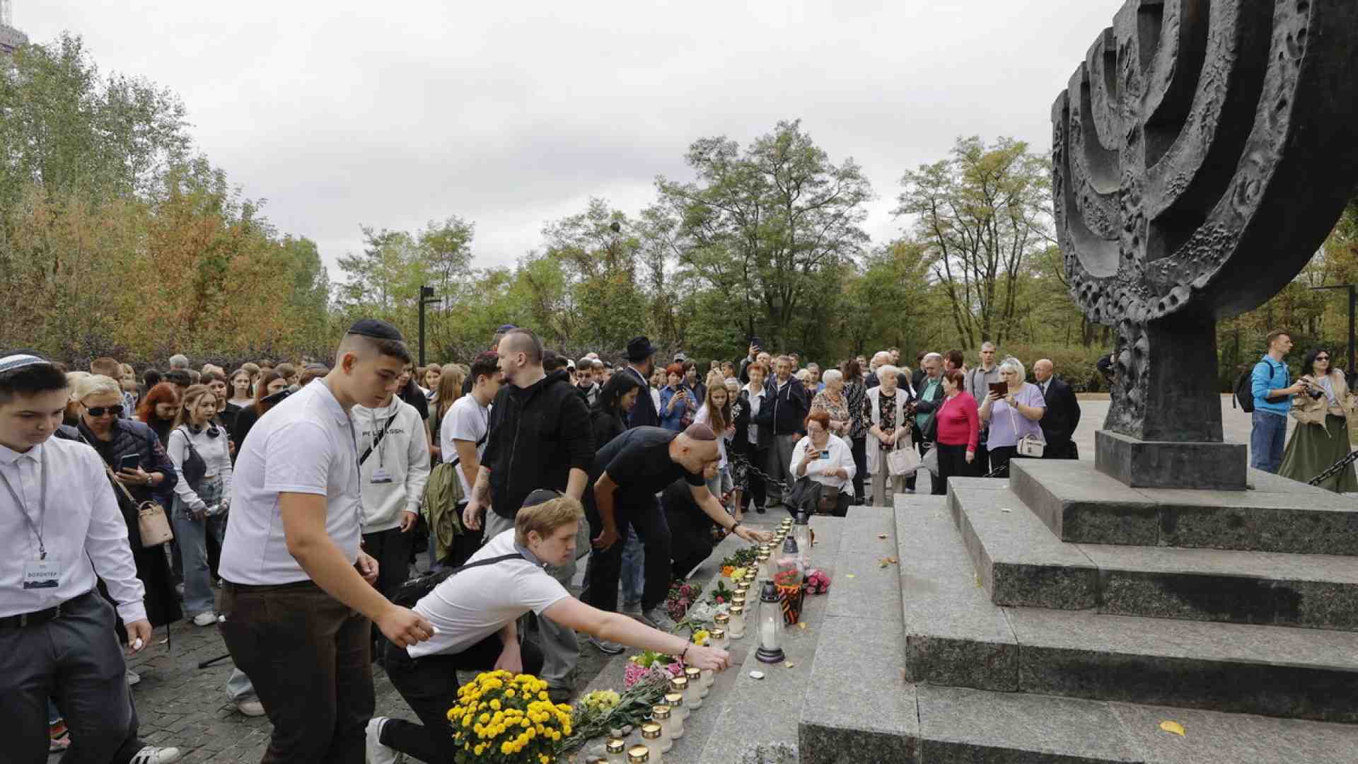 Mutano le prospettive della memoria, ma non l’atrocità della guerra. Cos’è il luogo?