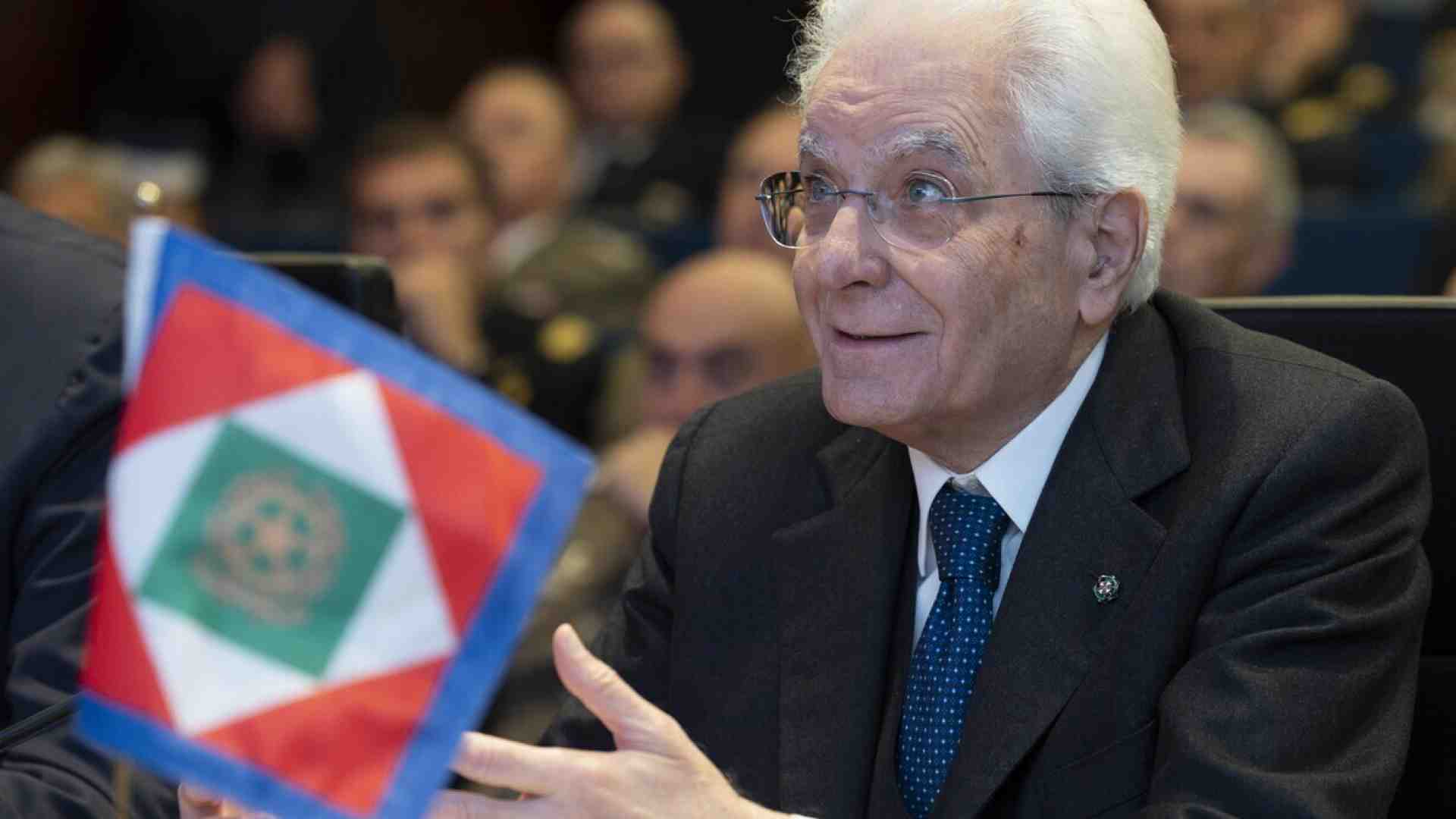 Miracolo sul Colle. Ritratto di Sergio Mattarella in attesa del messaggio di fine anno