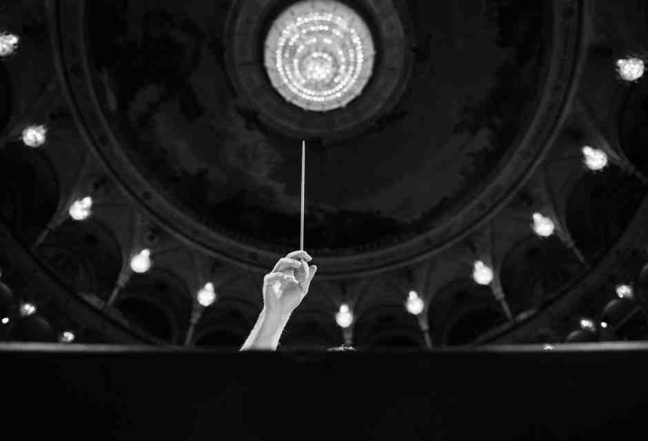 Dramma in convento. La clausura, la maternità negata. Come “Suor Angelica” fa piangere Damiano Michieletto