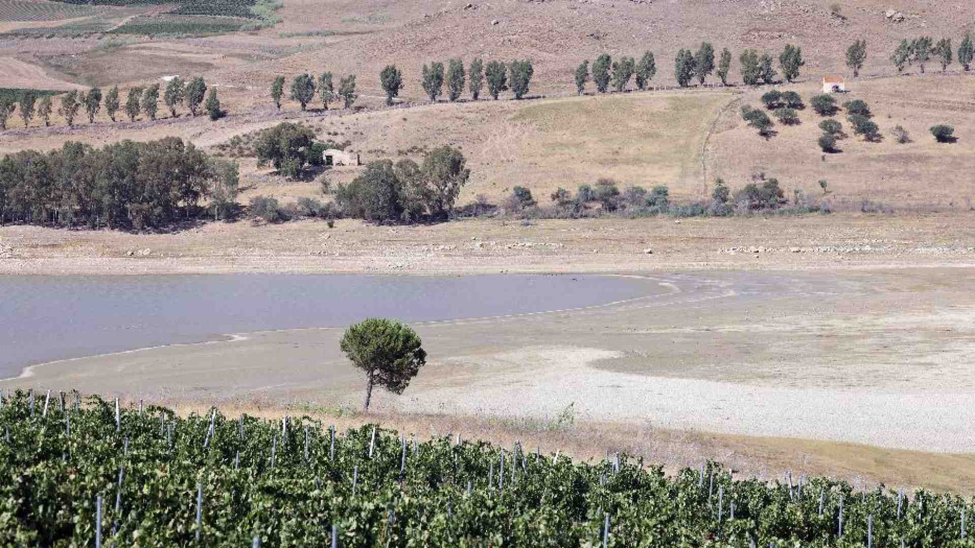 Esondazioni e siccità in aumento: 351 eventi estremi nel 2024