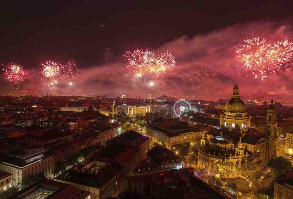 I fuochi d'artificio croce e delizia del Capodanno: ora arrivano quelli silenziosi