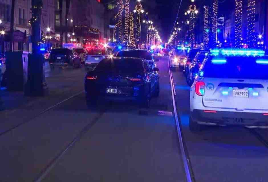 Auto sulla folla a New Orleans. L'FBI indaga per terrorismo