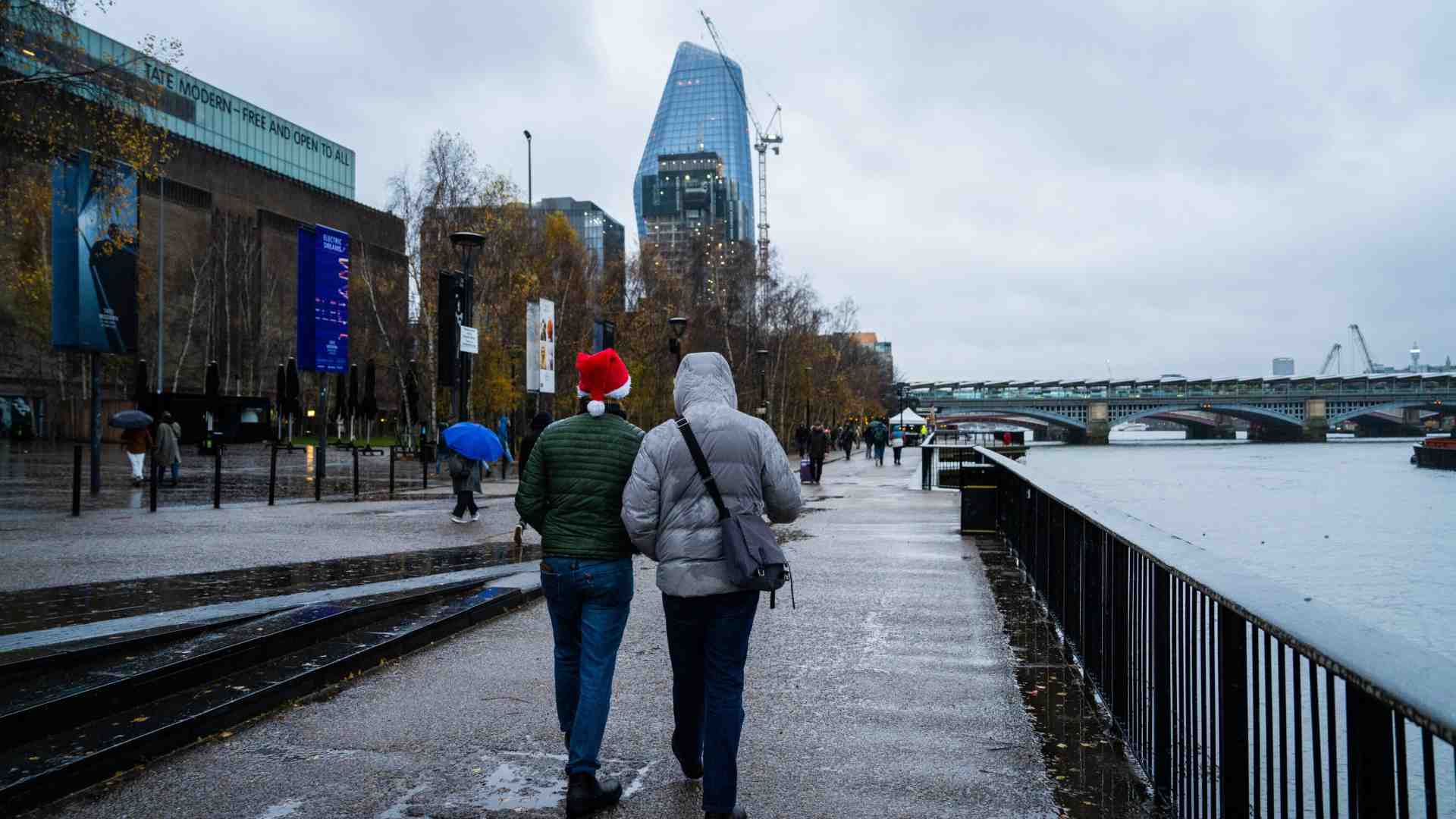 Incontrarsi a Londra, trovare il sesso e ritrovare anche il passato