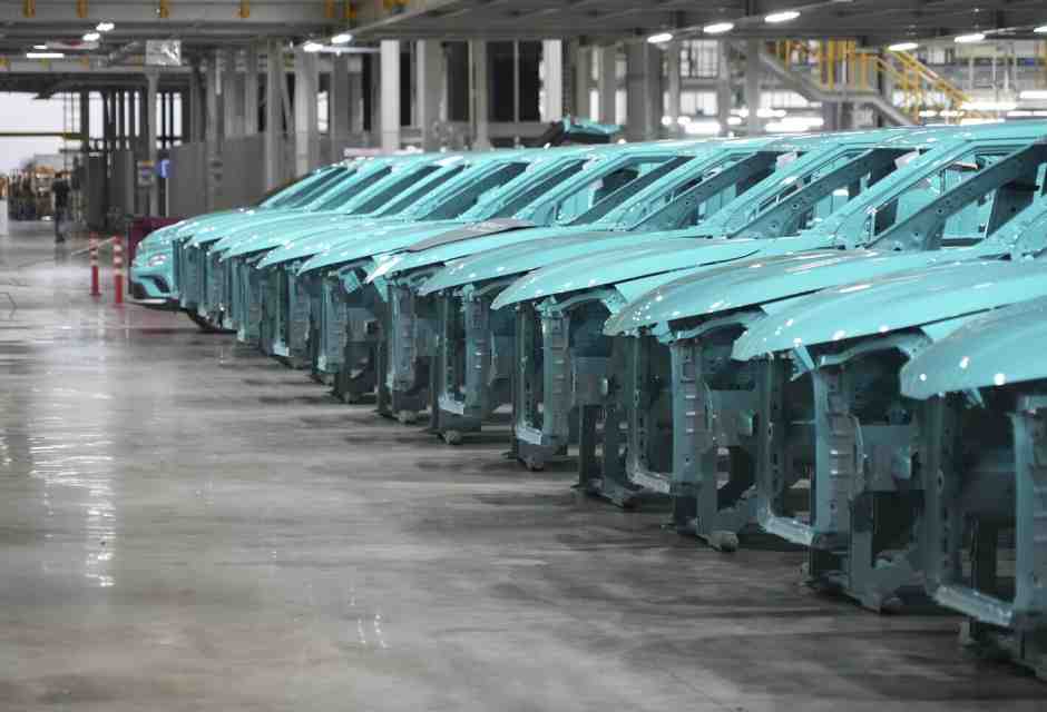 Sulle auto elettriche è ora di riallineare gli obiettivi alla realtà