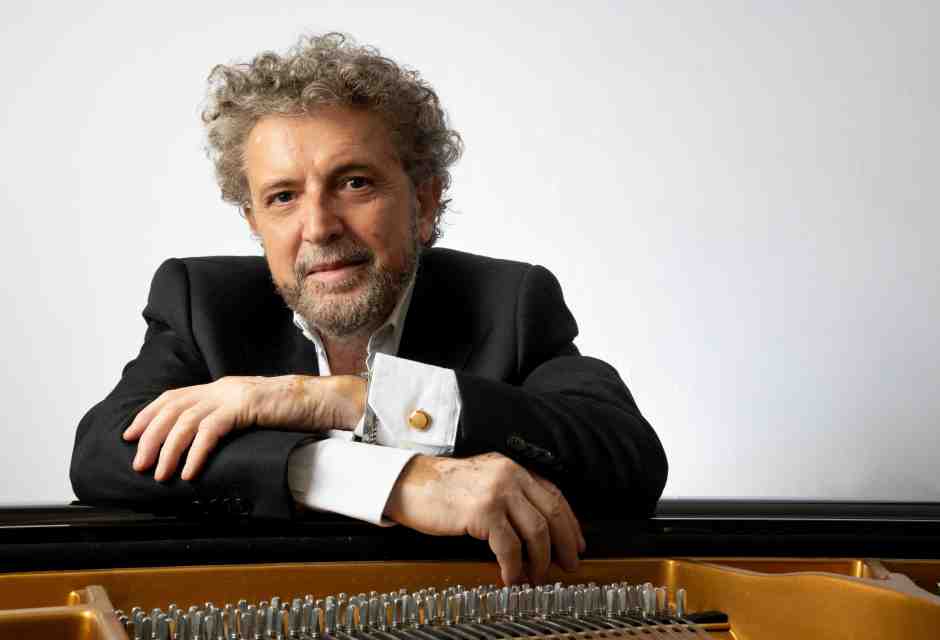 Francesco Nicolosi, “poeta del pianoforte” per realizzare un sogno del padre