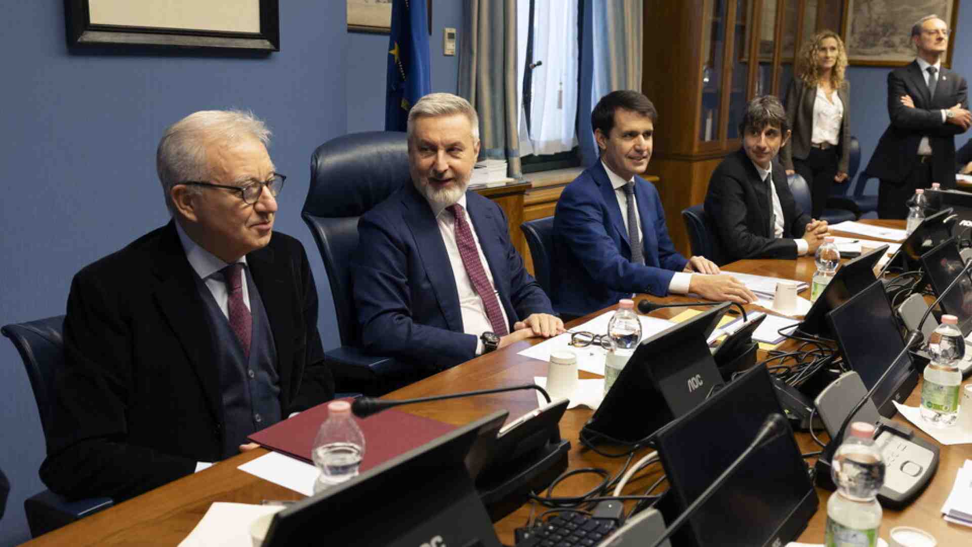 Il caso Cecilia Sala al Copasir, l'ottimismo prudente di Mantovano. La doppia scommessa di Meloni con gli Usa