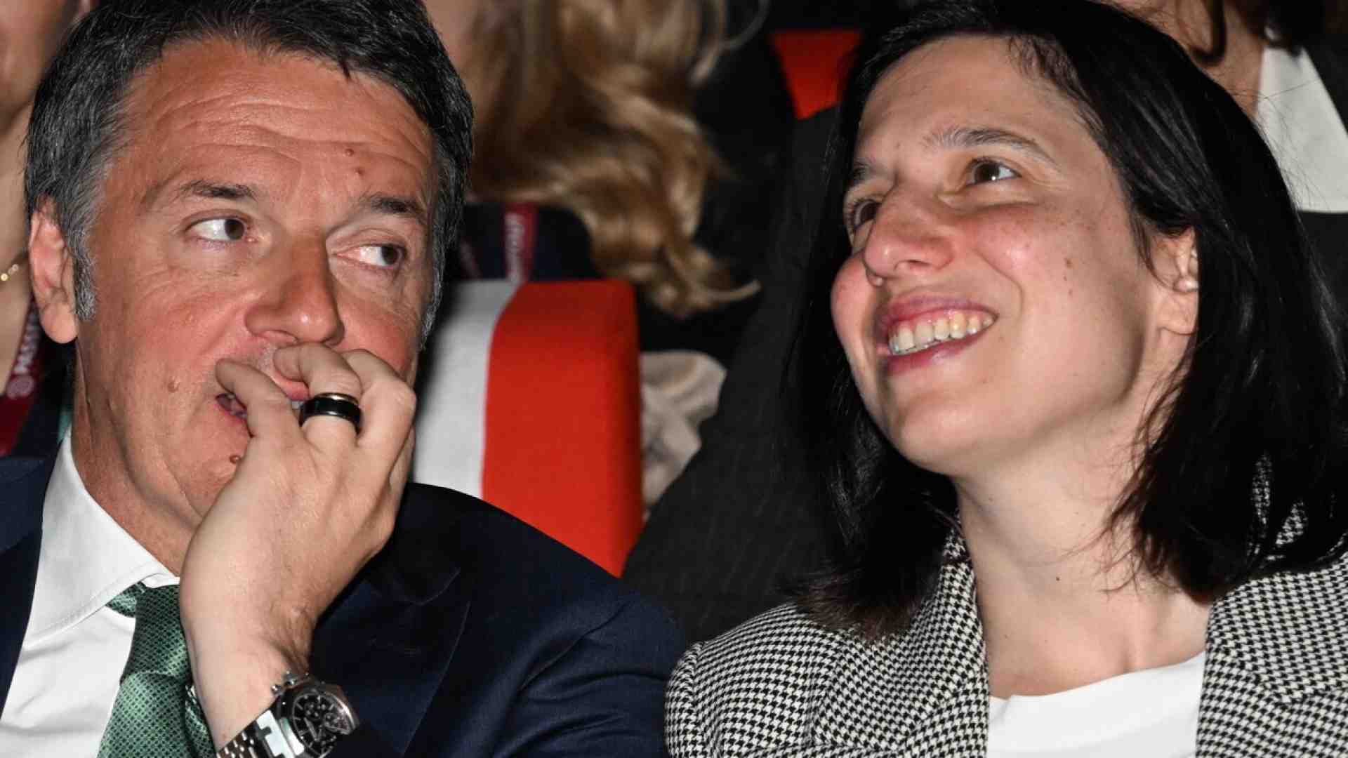 Quando Schlein è in vacanza, Renzi balla. Ed era già successo d'estate