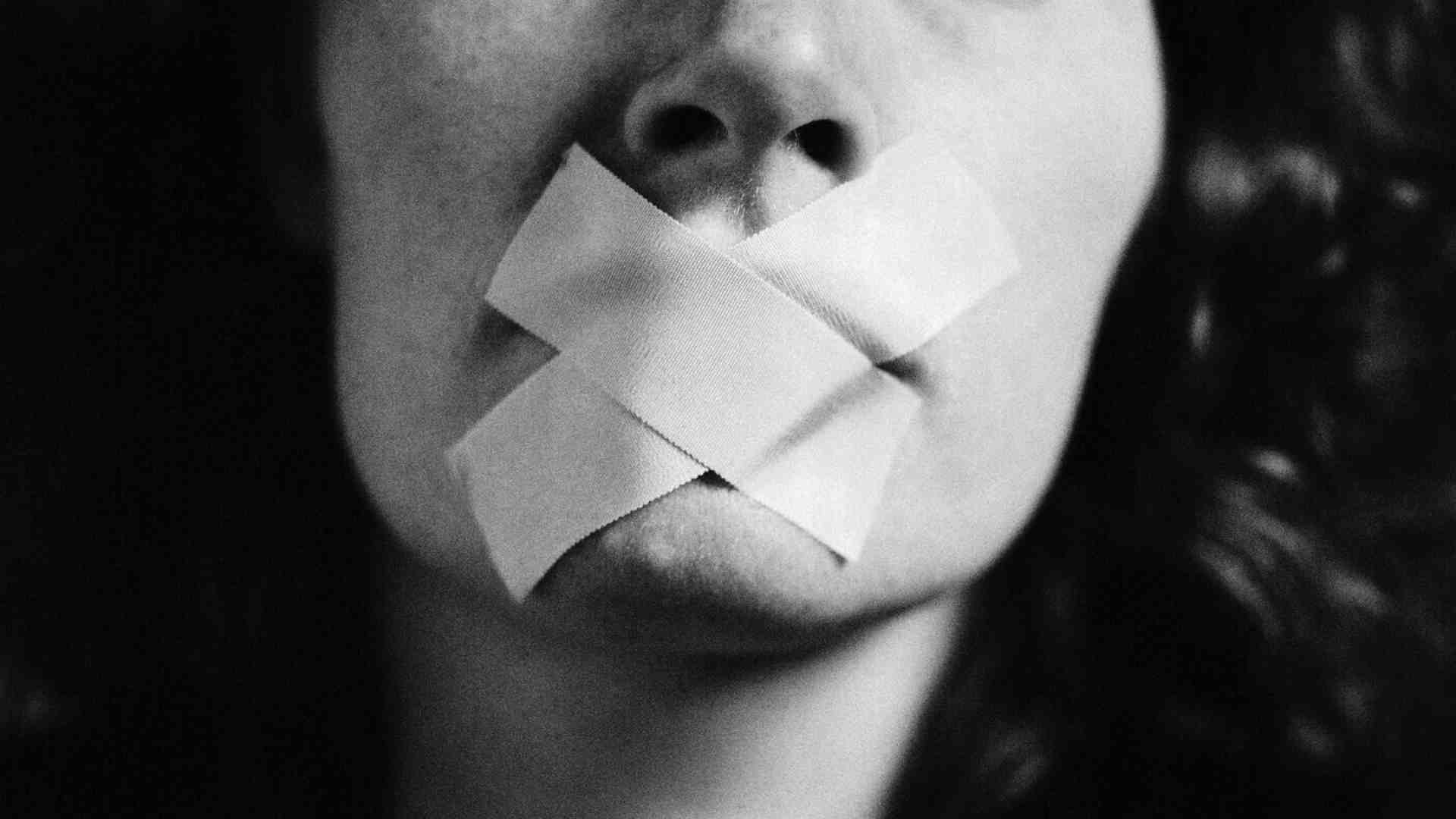 Tenersi stretto il "fri spicc", anche con chi ironizza che non c'è nessuna censura