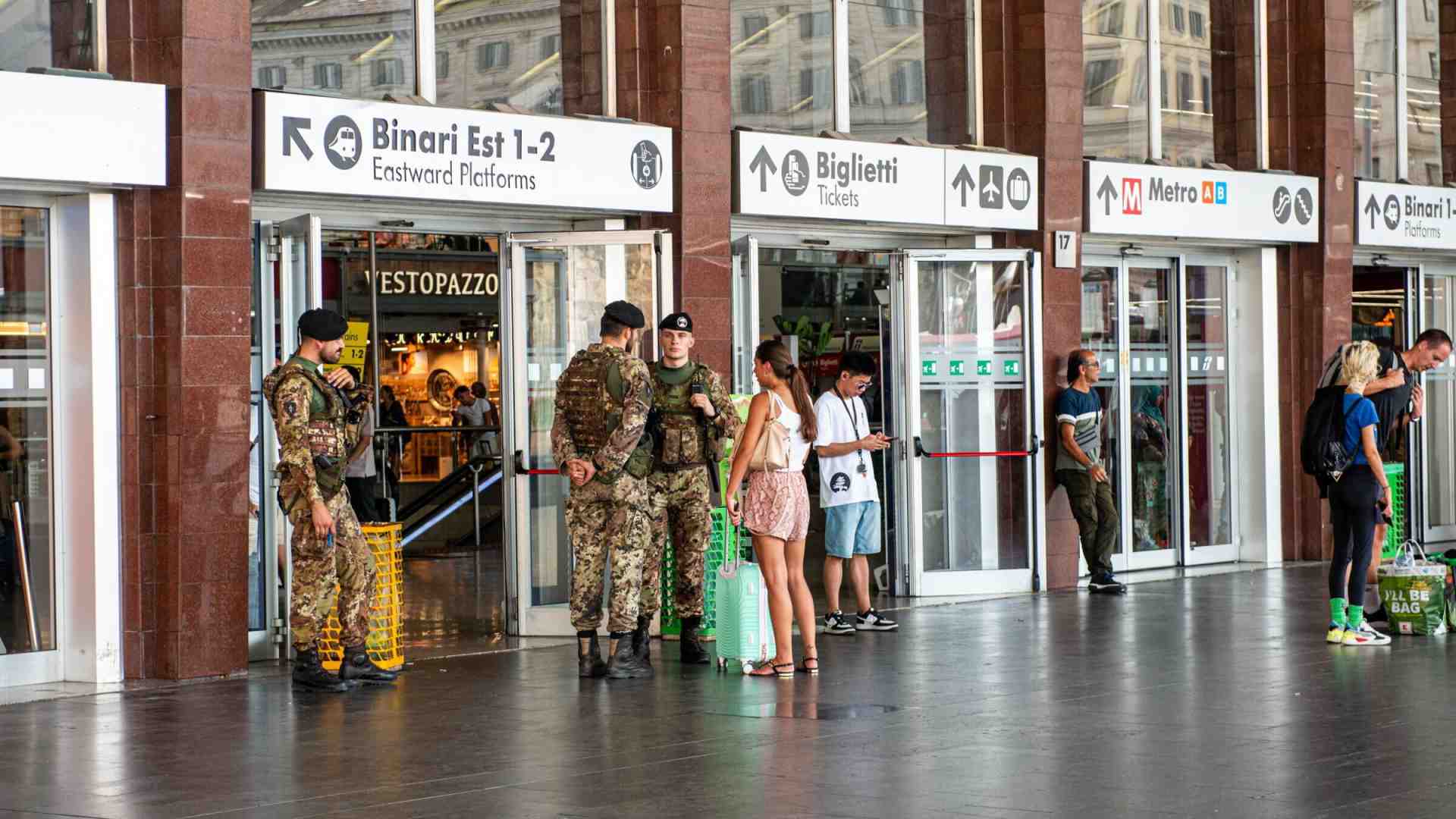 Armocromia dell'insicurezza. Bianca o rossa? Termini resta zona franca