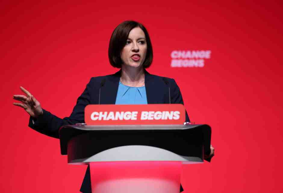 La grandezza della storia inglese scambiata per colpa. Conseguenze a scuola