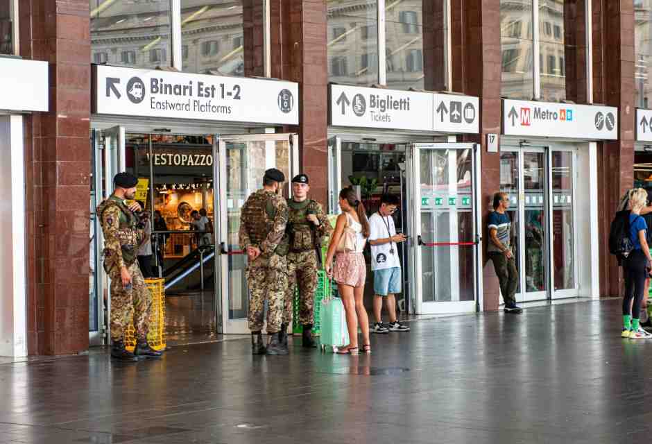 Armocromia dell'insicurezza. Bianca o rossa? Termini resta zona franca