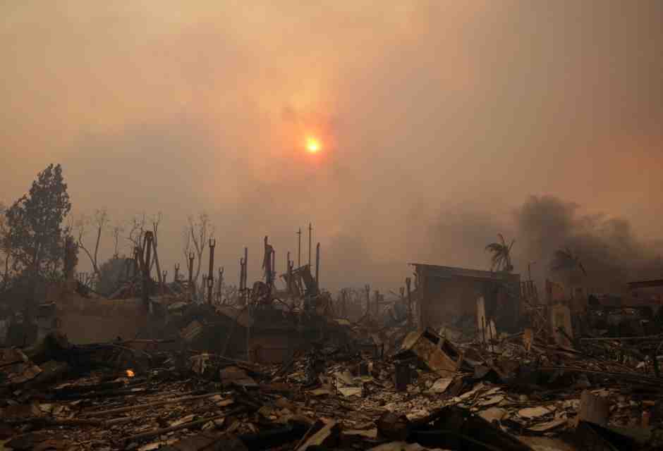 Los Angeles in pericolo per gli incendi: almeno 5 morti e migliaia di edifici distrutti