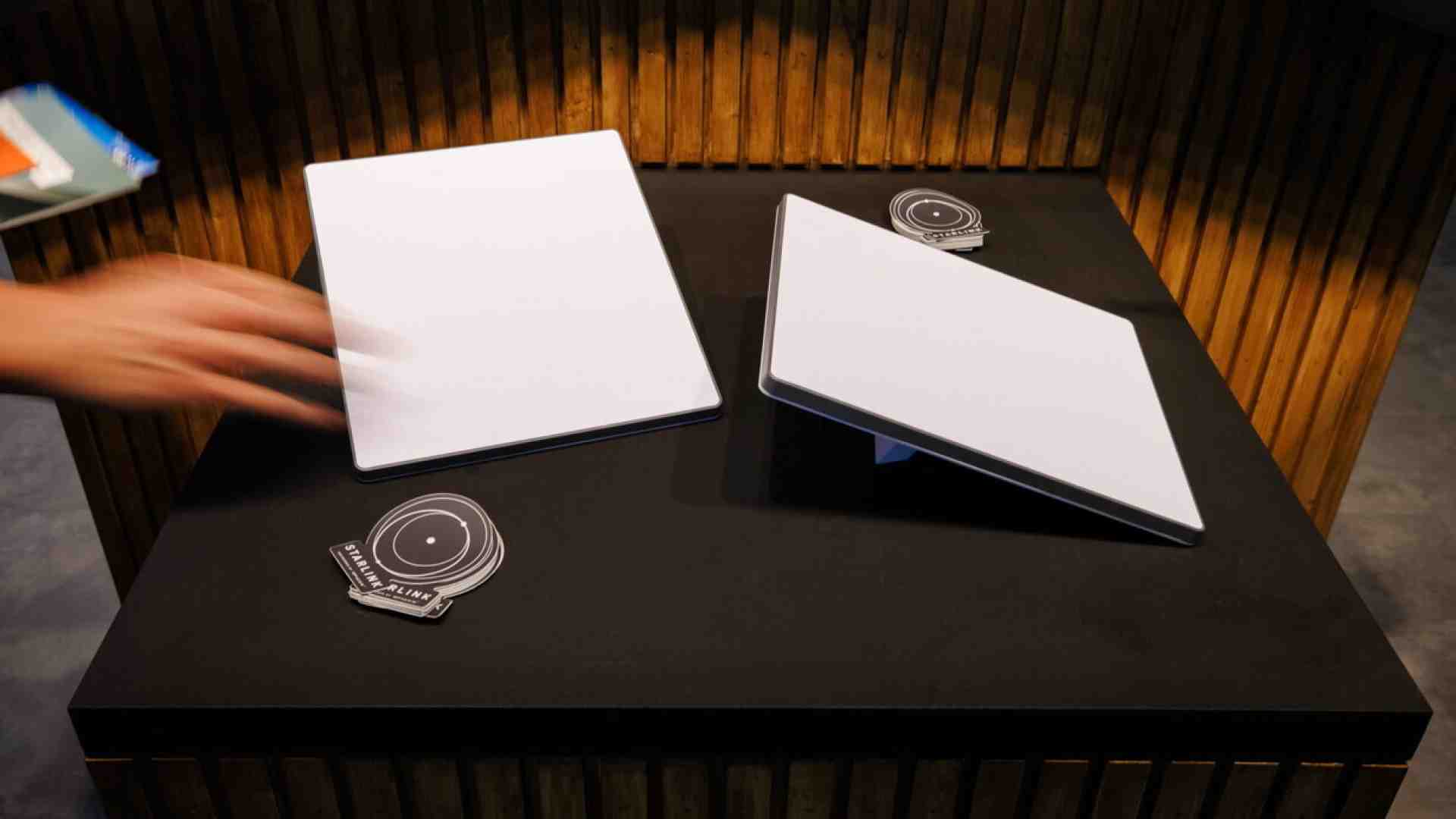 Che fare con Starlink? Botta e risposta con Bernabè e Quintarelli