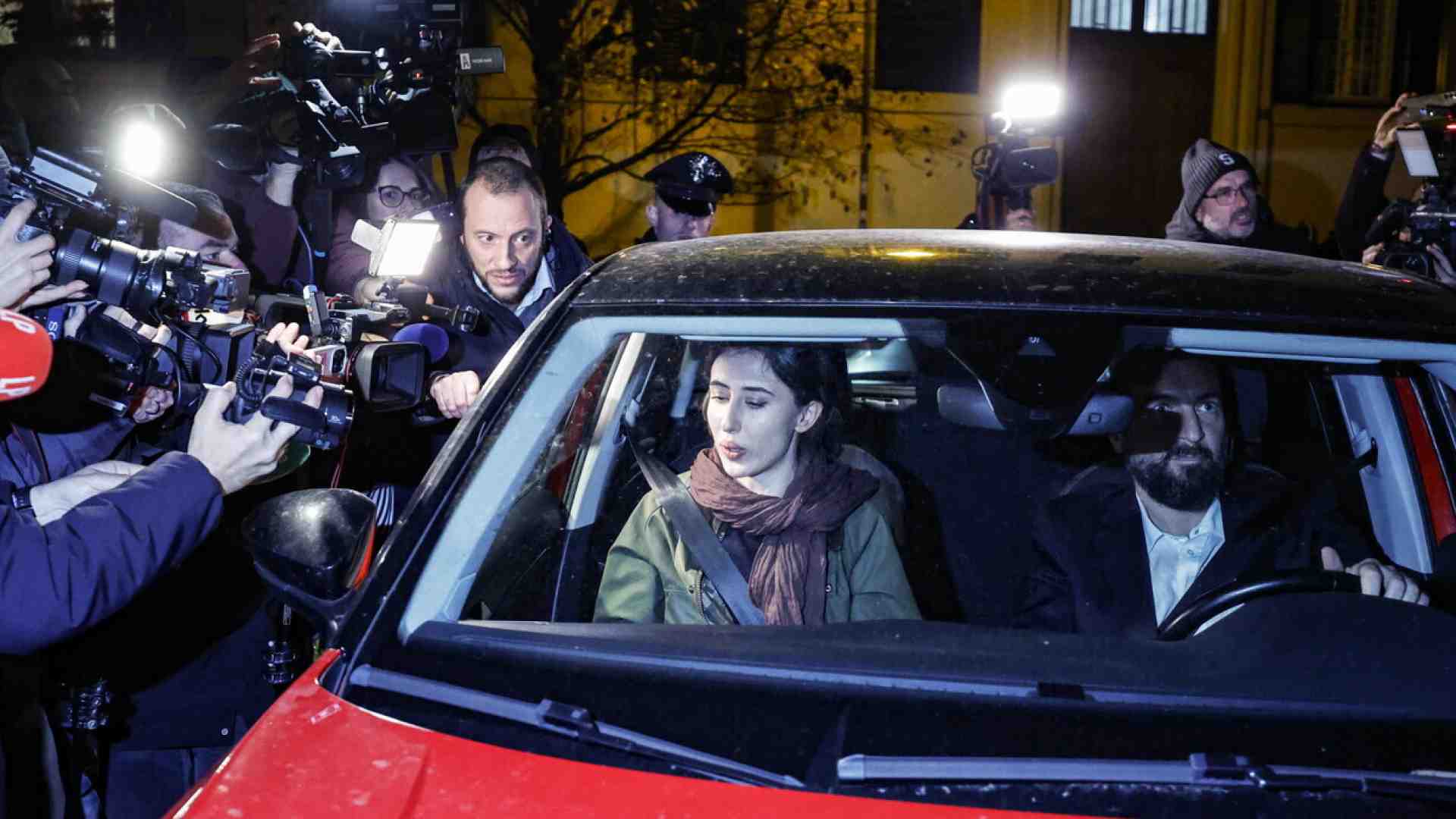 La guerra fra apparati e la fuga di notizie su Cecilia Sala