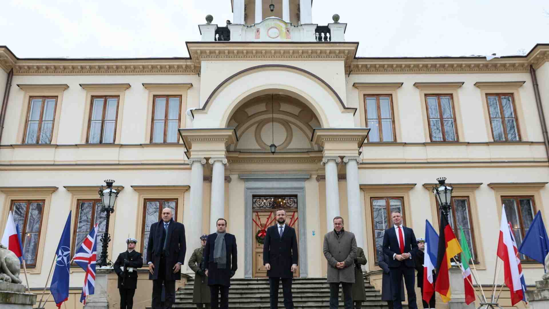 Svolta Trump sulla Nato: all’Italia servono subito 18 miliardi per aumentare la spesa militare