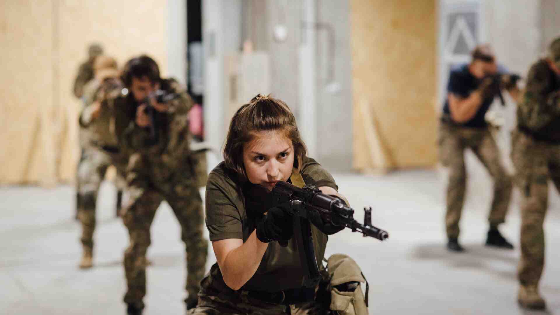 Le reclute della Terza Brigata d'assalto separata nel centro di addestramento a Dnipro (Foto di Denys Poliakov via Getty Images) <br />