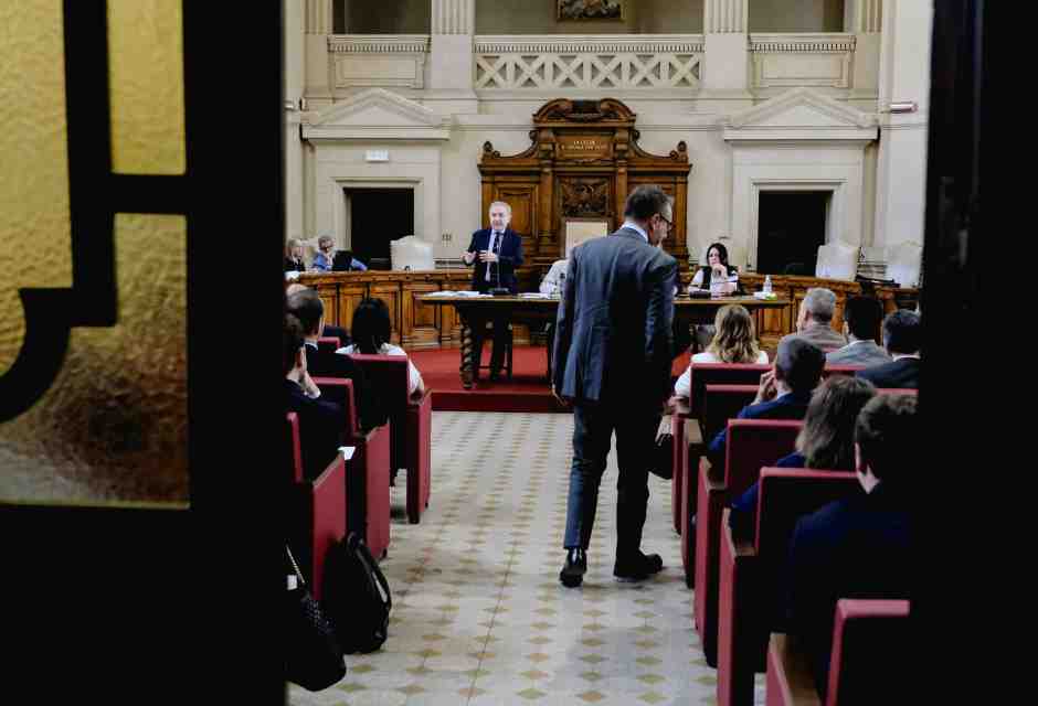 Le “frasi forti” sulle magliette delle toghe contro la separazione delle carriere