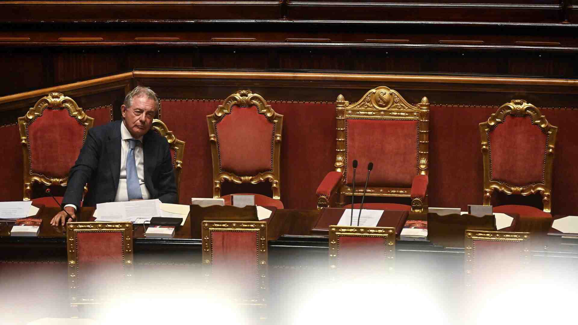 Il governo dichiara guerra alle recensioni false