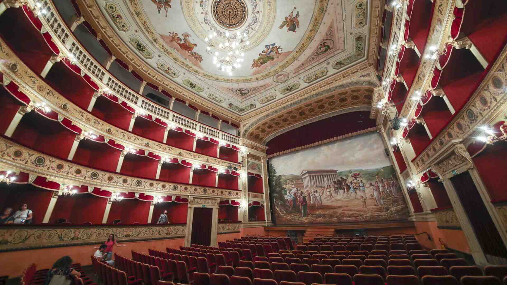 Siccità e perdite d’acqua, templi e palazzacci. Giuli vada ad Agrigento
