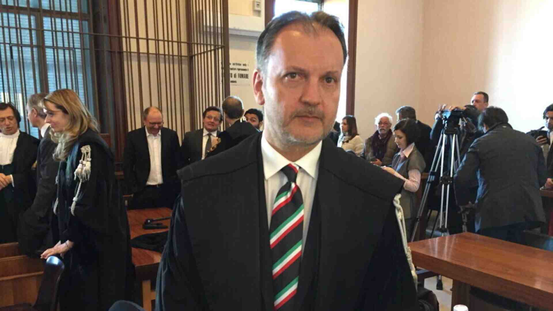 "Confessa o ti arresto". Le minacce del pm Ruggiero, condannato e sospeso dal Csm