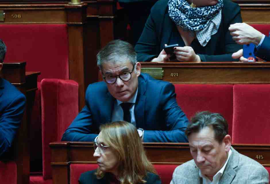 Lo strappo dei socialisti francesi