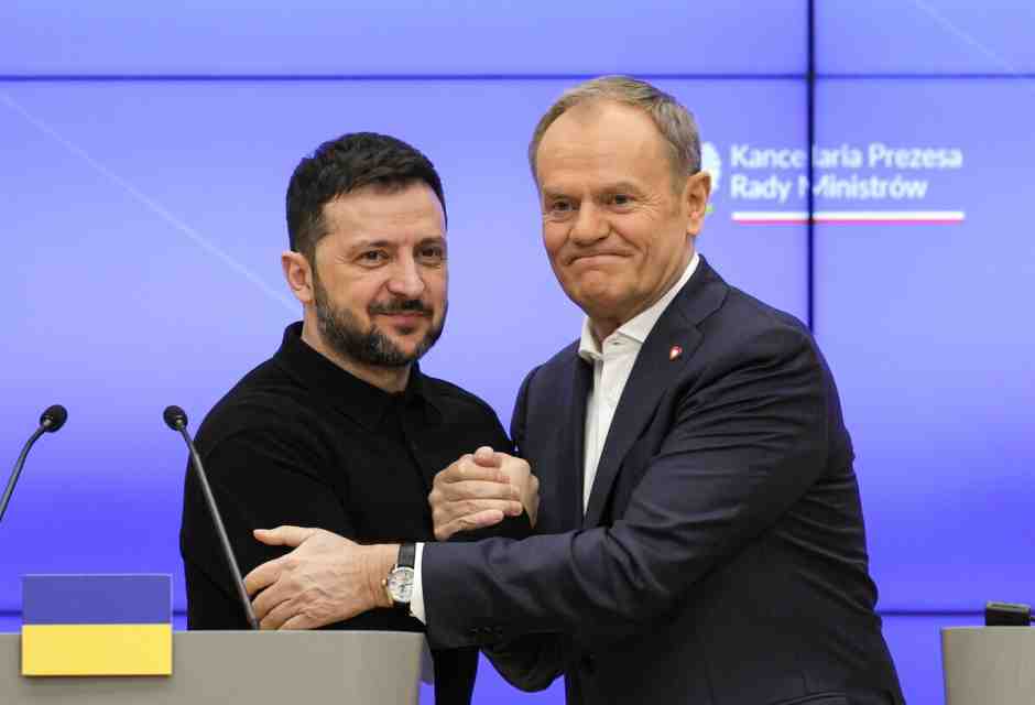 Tusk apre il semestre polacco con garanzie a Kyiv e accusa Putin di “terrorismo aereo”