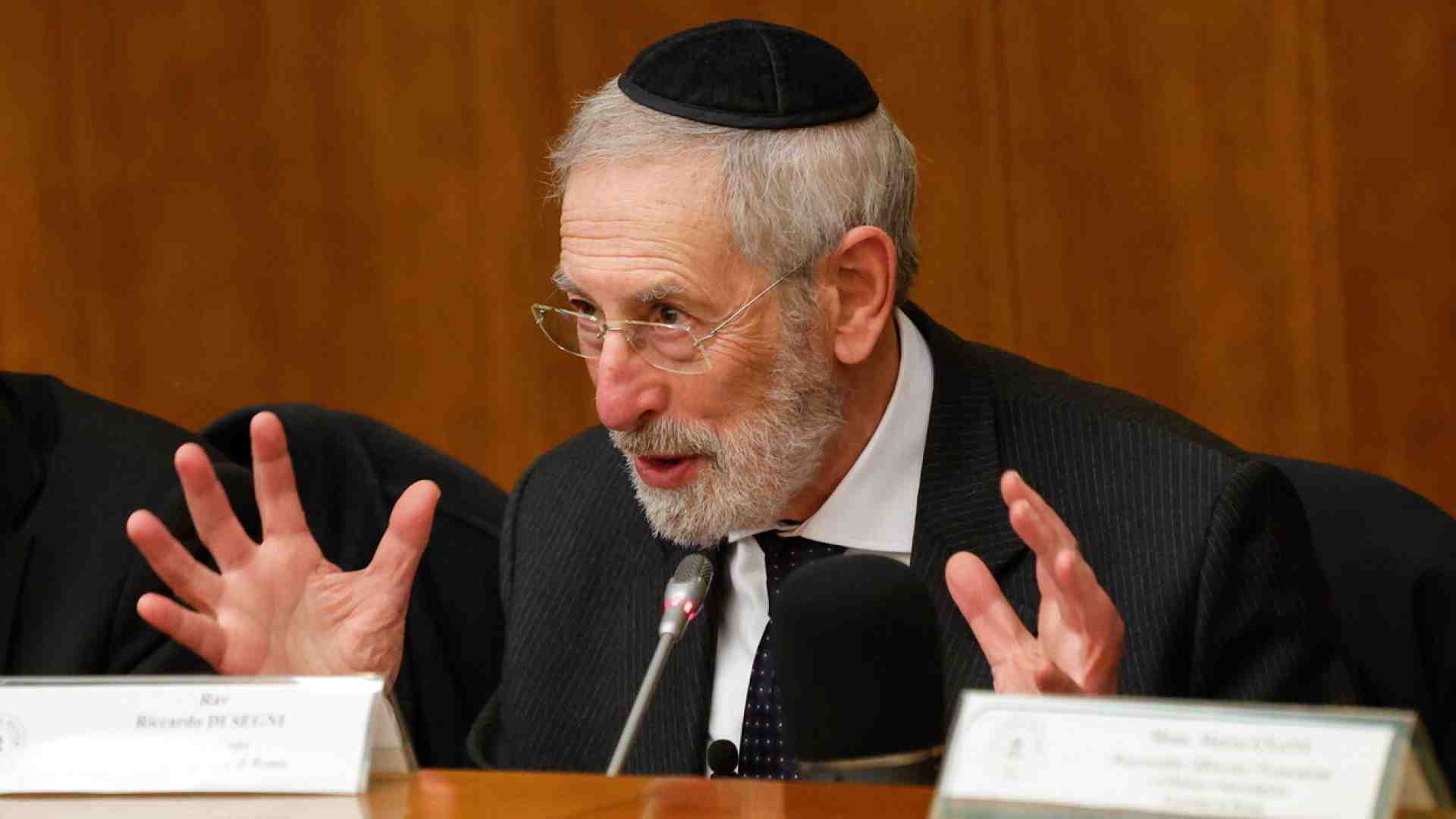 Il rabbino Di Segni sveglia il Papa: “Ha rovinato i rapporti con gli ebrei”