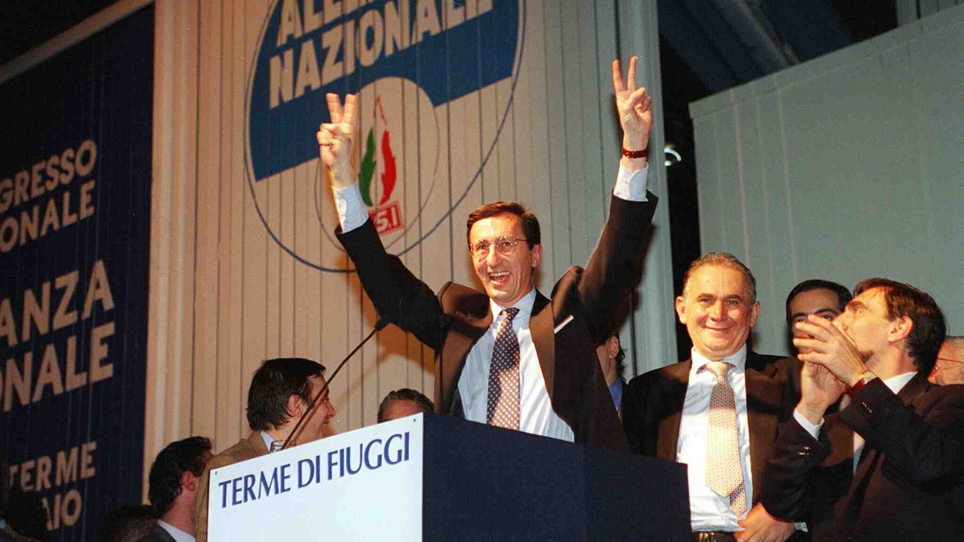 Il giorno in cui Fini e i suoi abbandonarono il Msi, “la casa del padre”. Epopea della purificazione