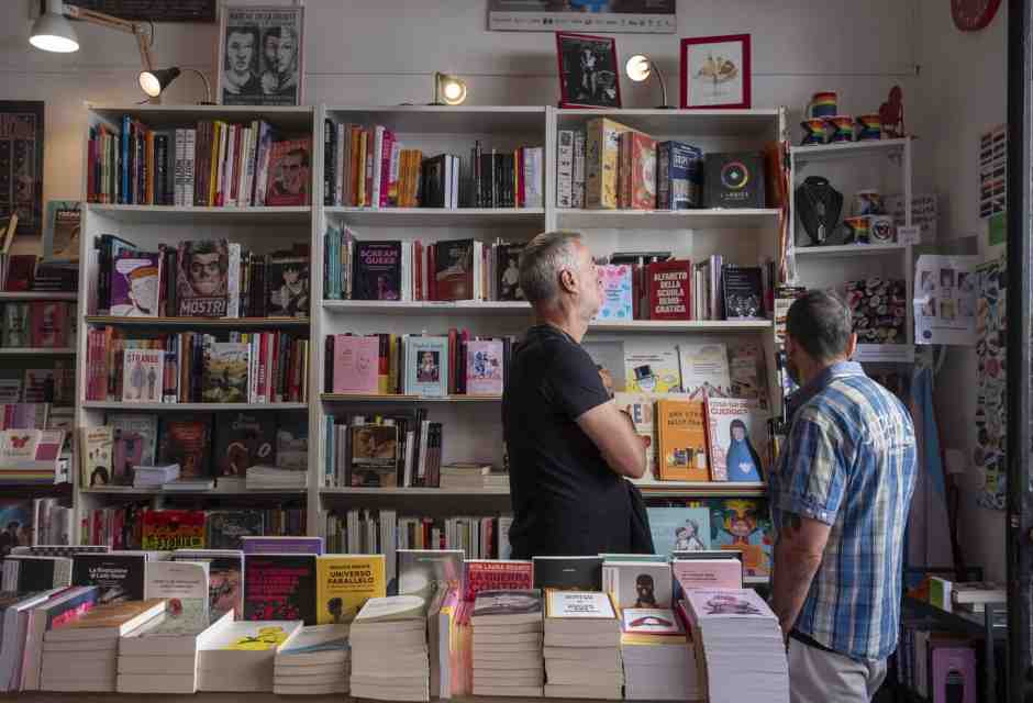 Cari scrittori e intellettuali, è forse giunta l’ora di levare le tende dai social