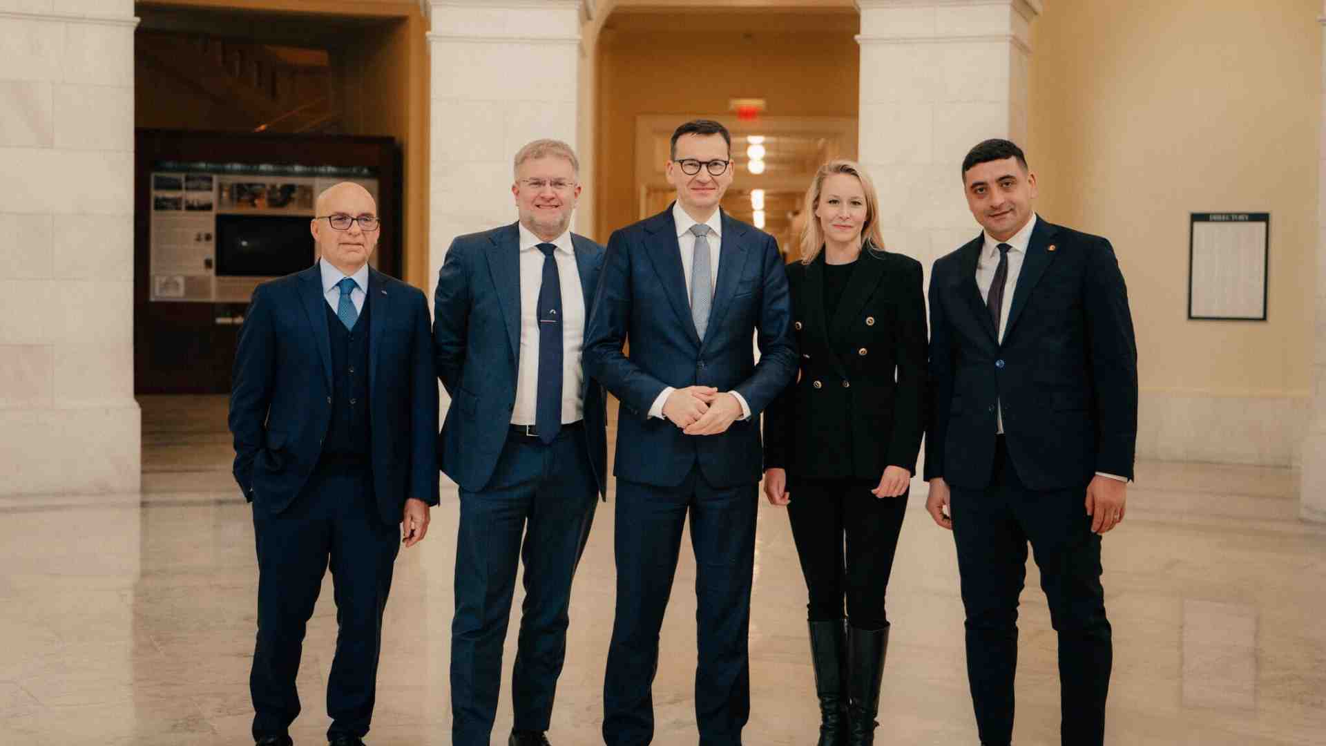 Patrioti e sovranisti in gita per un selfie con Trump