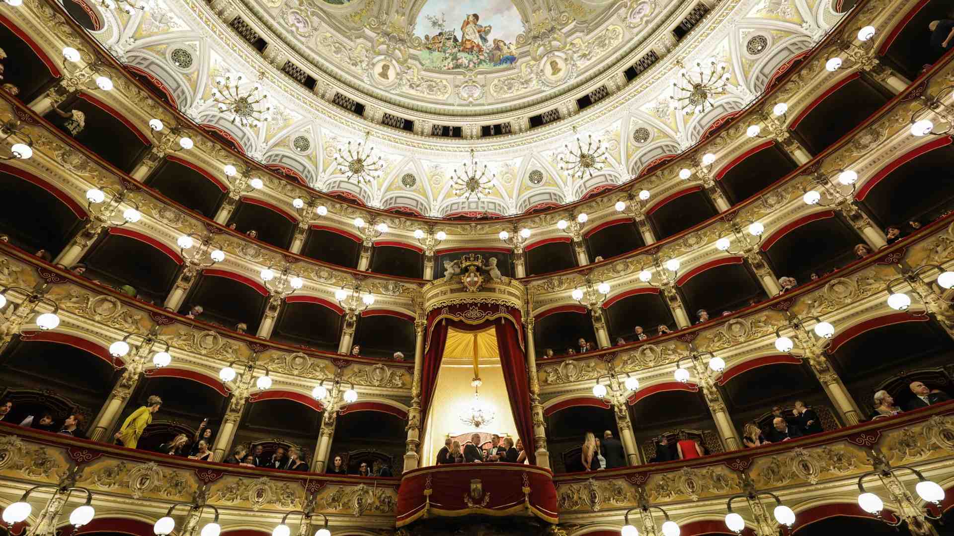 Il reduce Falstaff alla Scala, ma brilla solo la bacchetta di Gatti